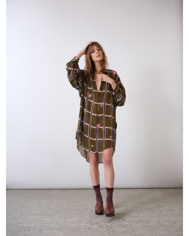robe kaki brodée