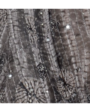 robe noire avec des strass, paillettes et miroirs